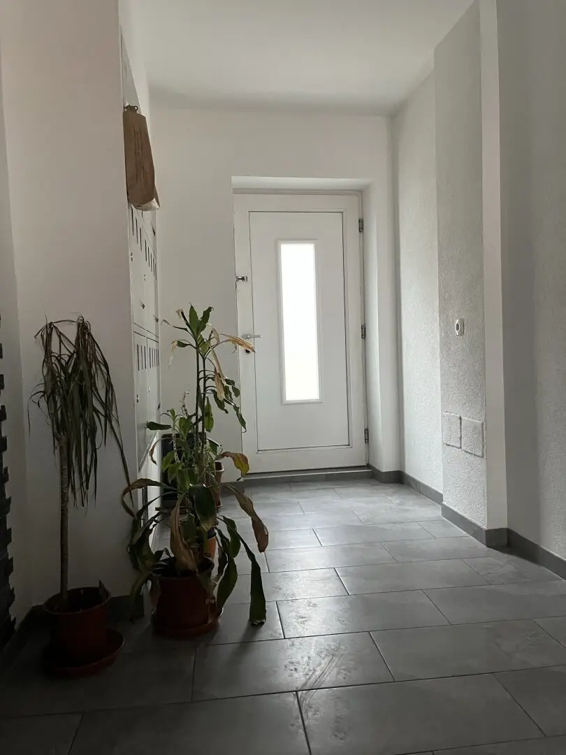 Investment property / vacant rental house