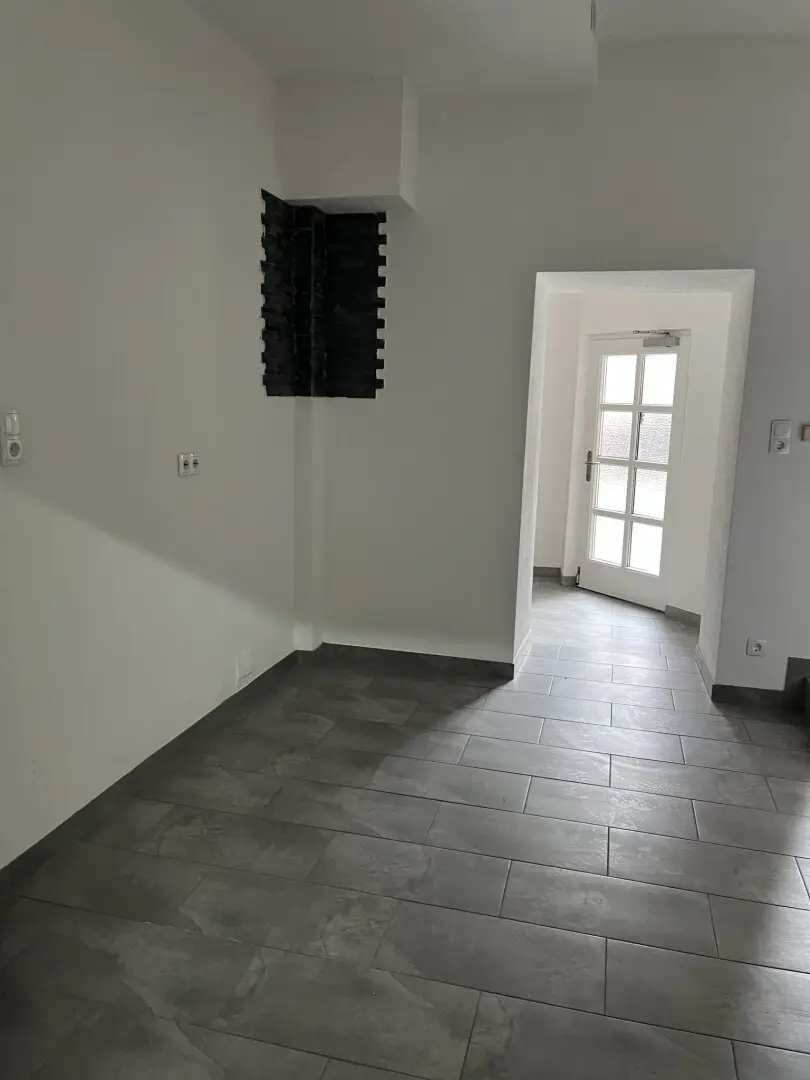 Investment property / vacant rental house