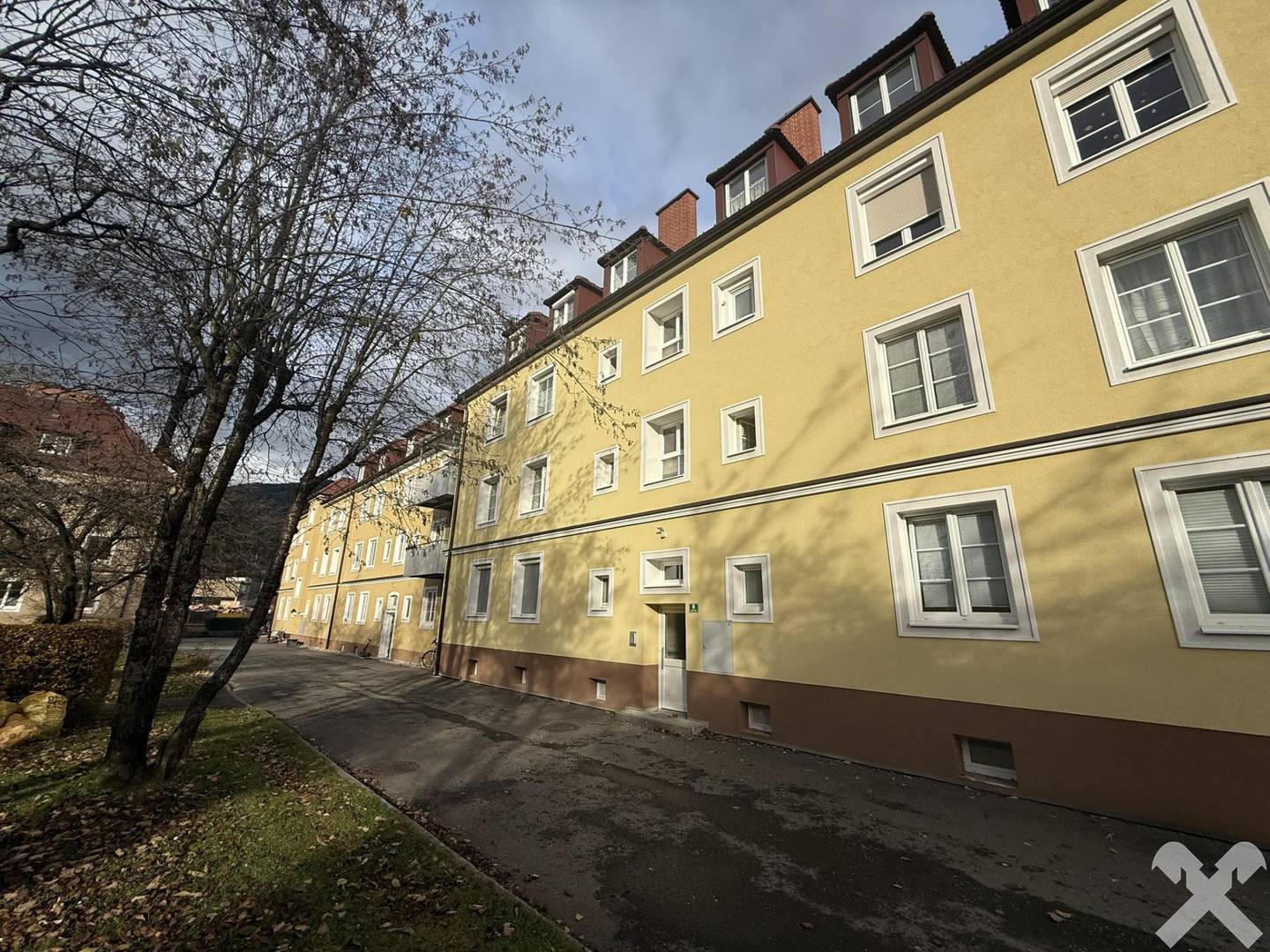Apartment central location with furnishings