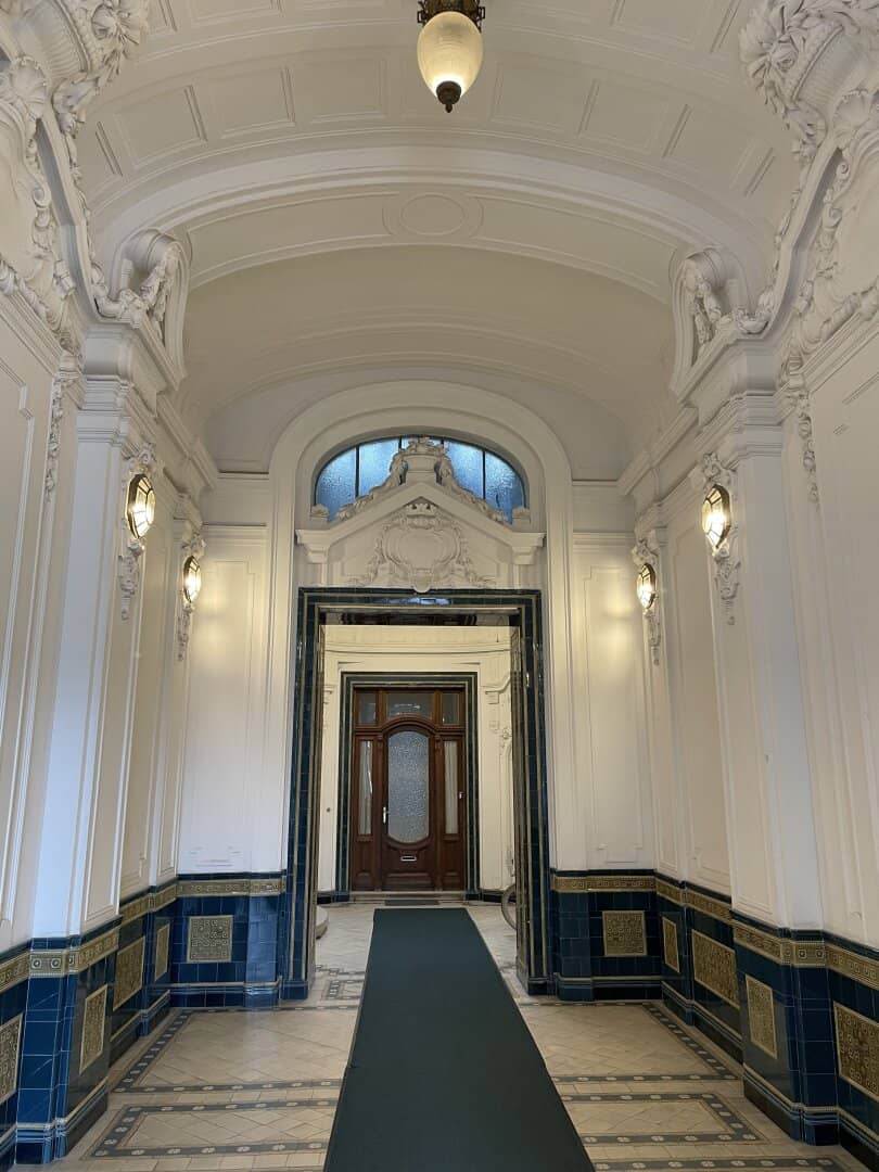 SANIERTES BÜRO IN PALAIS AM SCHWARZENBERGPLATZ -- 127 m²!