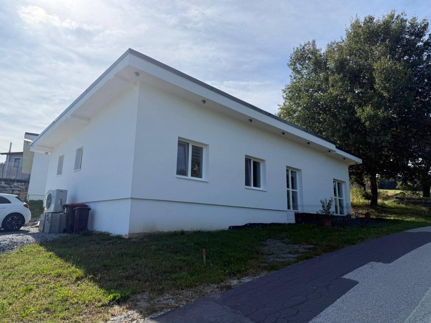 NEUER SUPERPREIS ! Sehr netter Bungalow, neuwertig