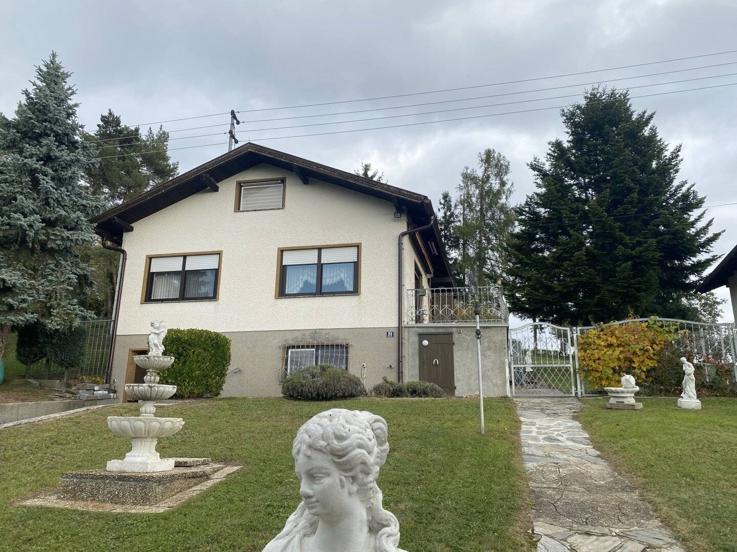 Well-kept rental house in a quiet scenic location