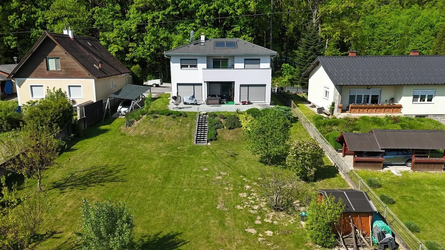 Low-energy house in a quiet location