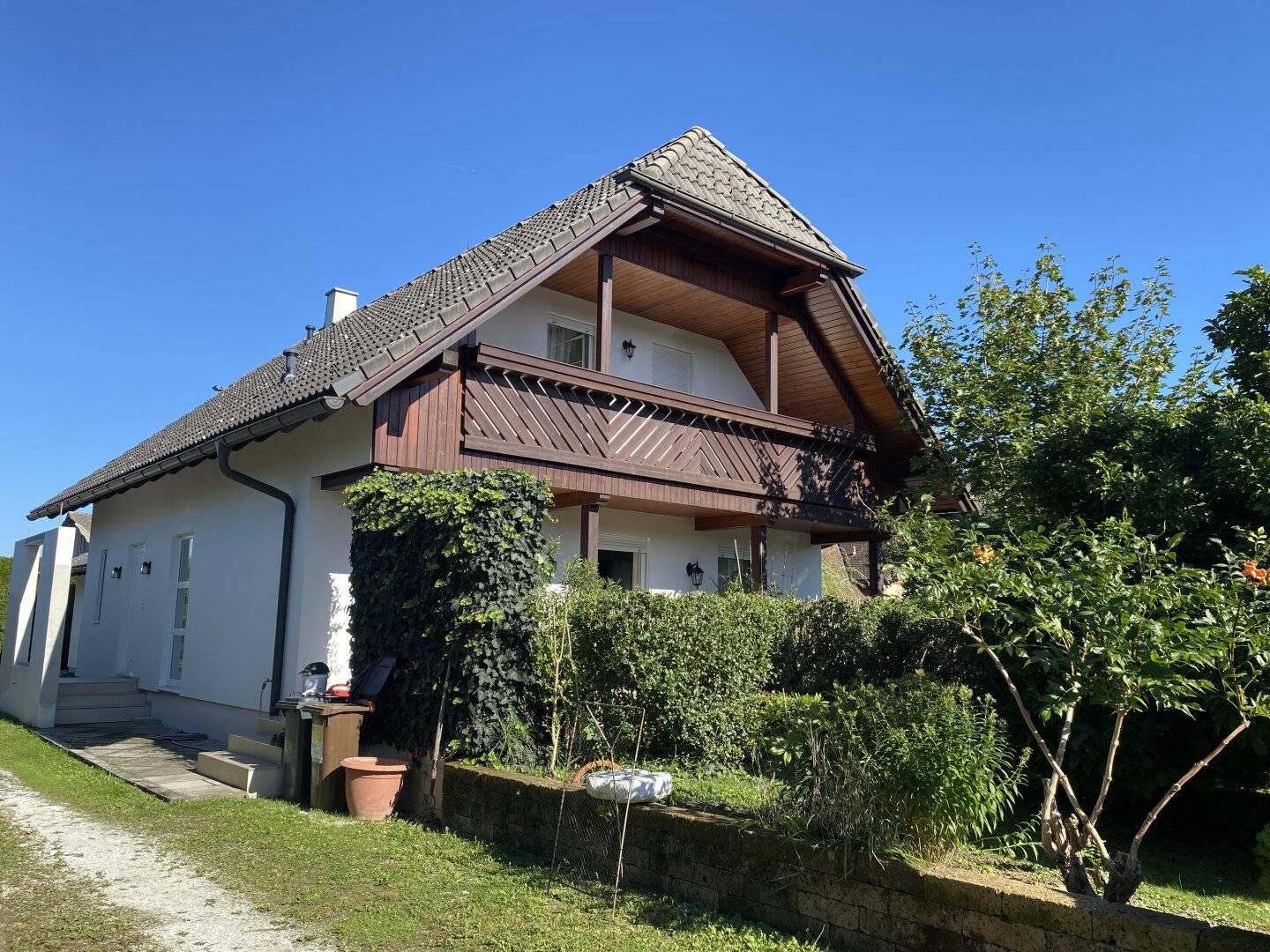 Schönes Einfamilienhaus mit Doppelgarage in ruhiger Nähe zu Oberwart