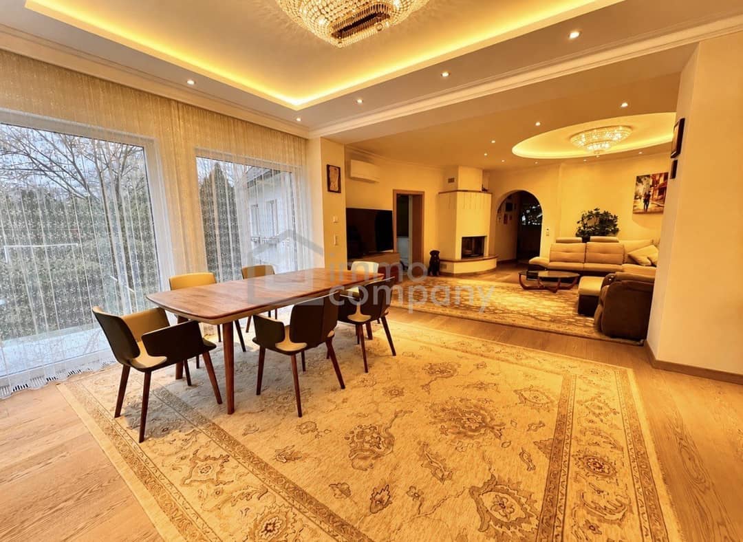 LUXUSVILLA MIT POOL | VIENNA INTERNATIONAL SCHOOL | UNO CITY | DONAUPARK | ABSOLUTE PRIVATSPHÄRE