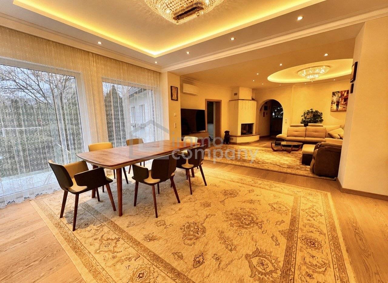 LUXURY VILLA WITH POOL BRUCKHAUFEN UNO CITY VIENNA INTERNATIONAL SCHOOL ABSOLUTE PRIVACY