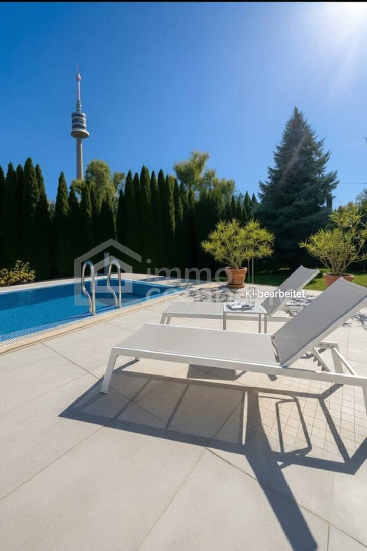 LUXURY VILLA WITH POOL BRUCKHAUFEN UNO CITY VIENNA INTERNATIONAL SCHOOL ABSOLUTE PRIVACY