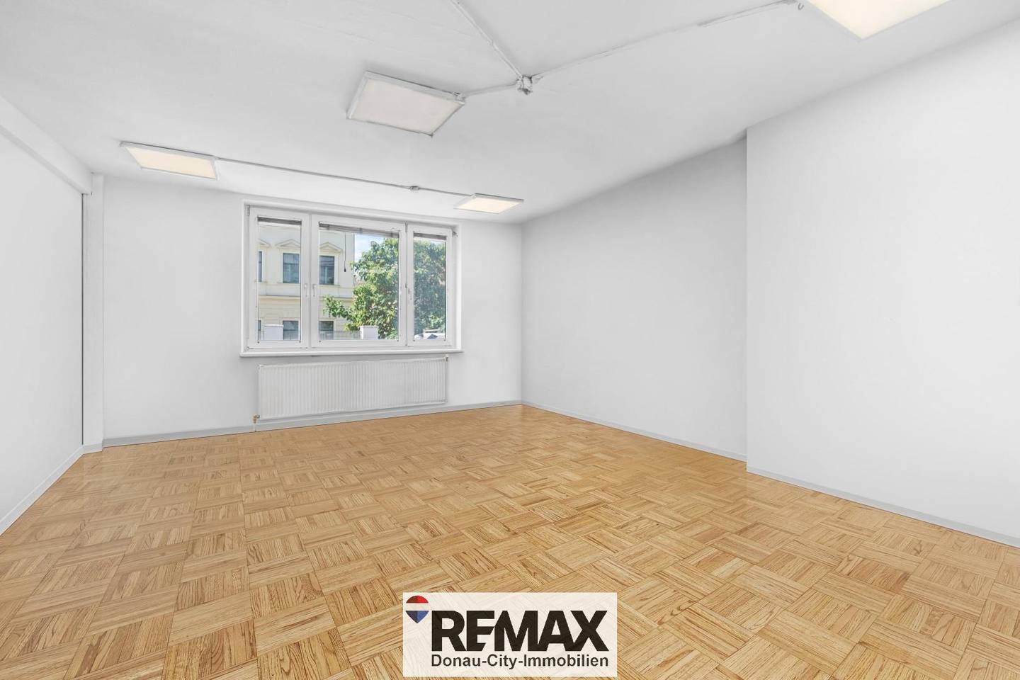 Apartment on the raised ground floor in Leopoldstadt with loggia