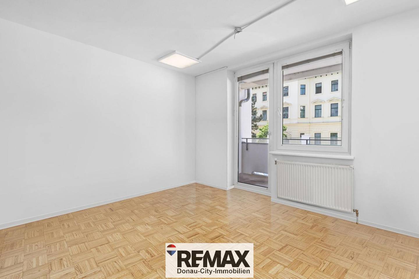 Apartment on the raised ground floor in Leopoldstadt with loggia