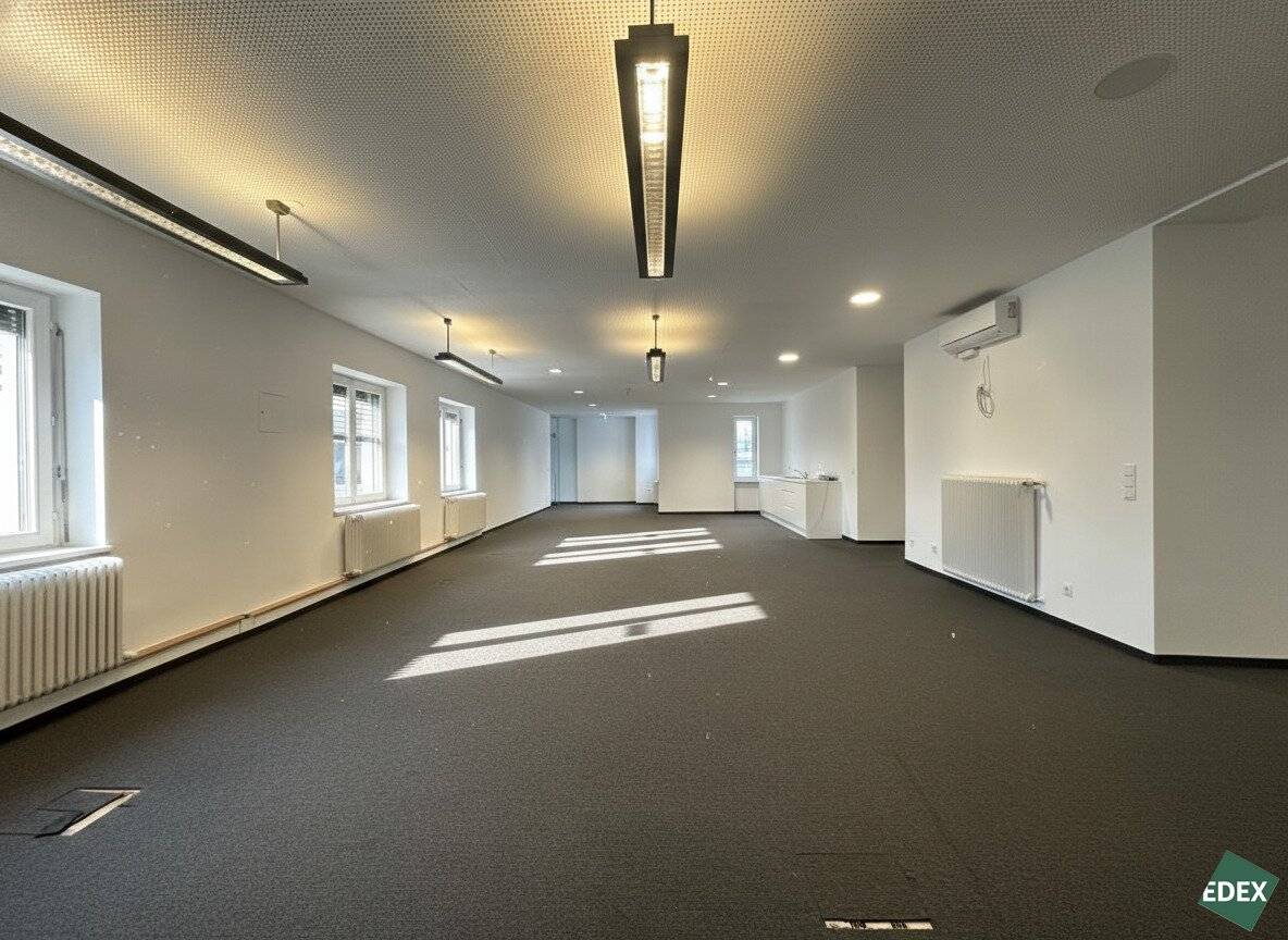 Office space with elevator and cooling near Arenbergpark