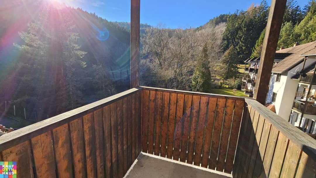 Apartment with balcony in quiet location commission free