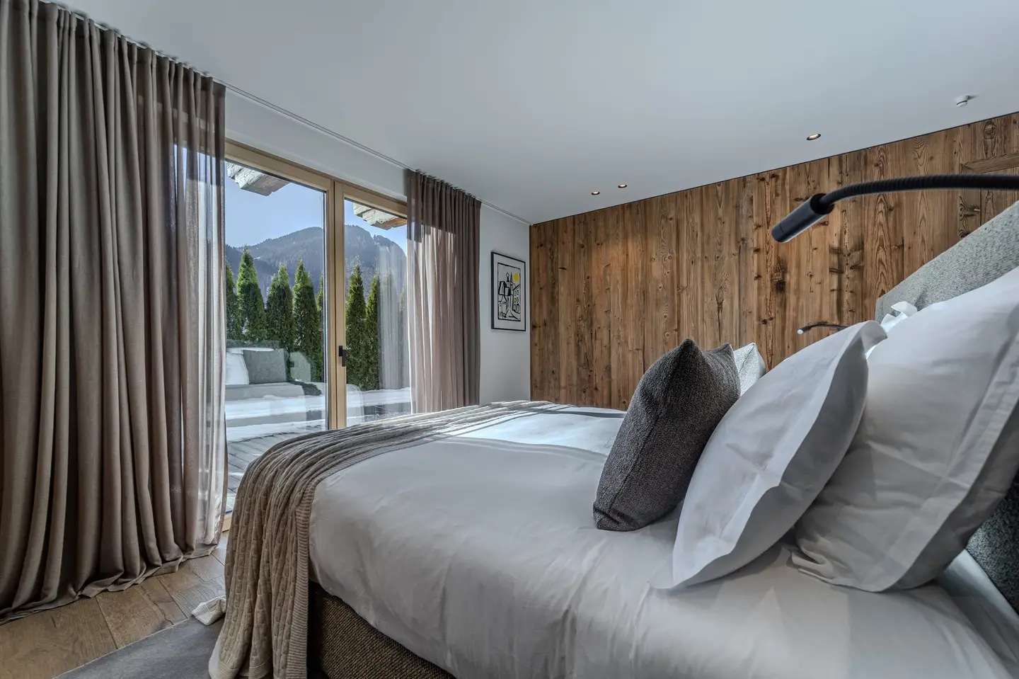 Ground floor apartment quiet outskirts mountain view