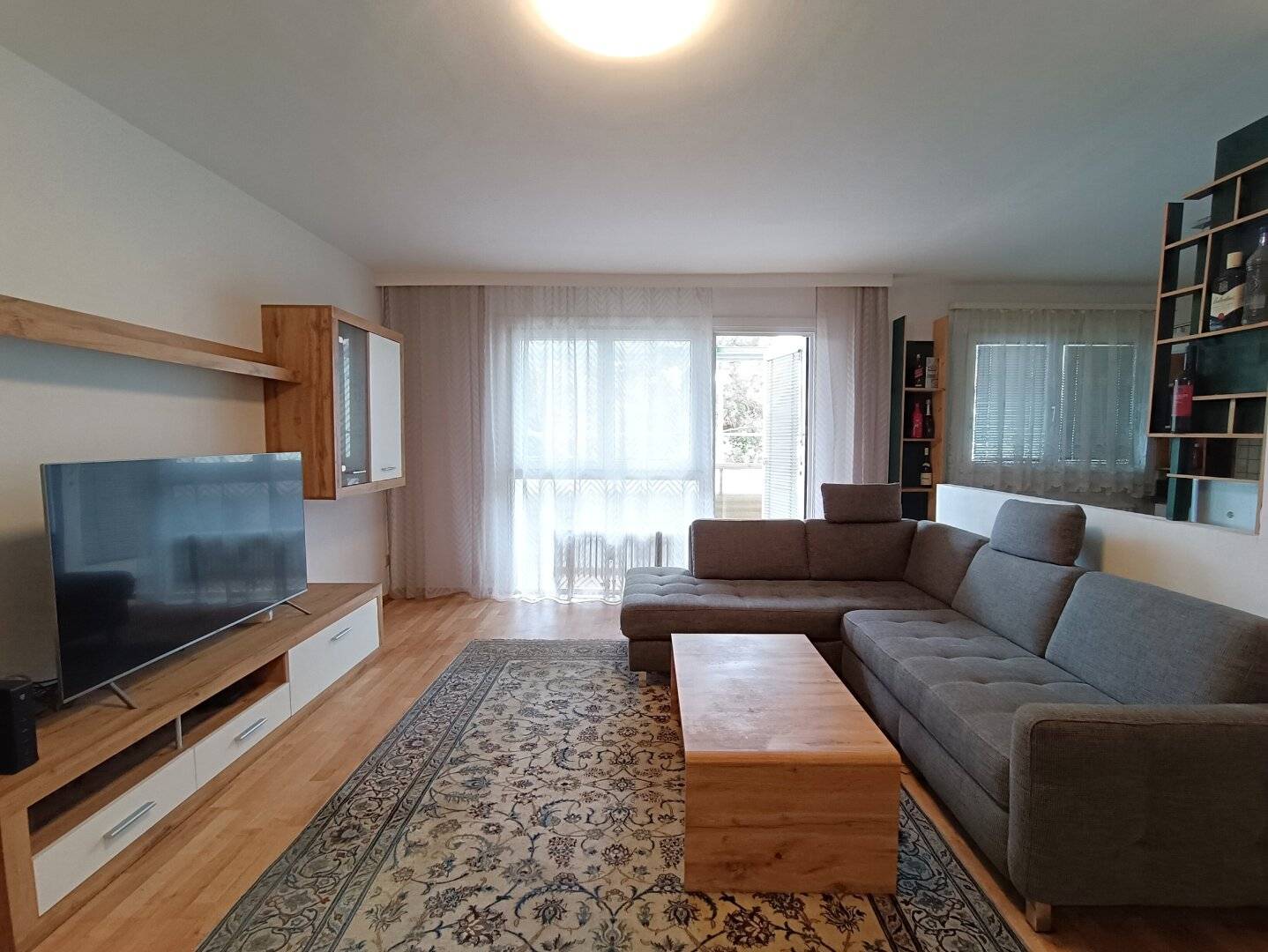 Wohnung mit Loggia und Grünblick in ruhiger Lage