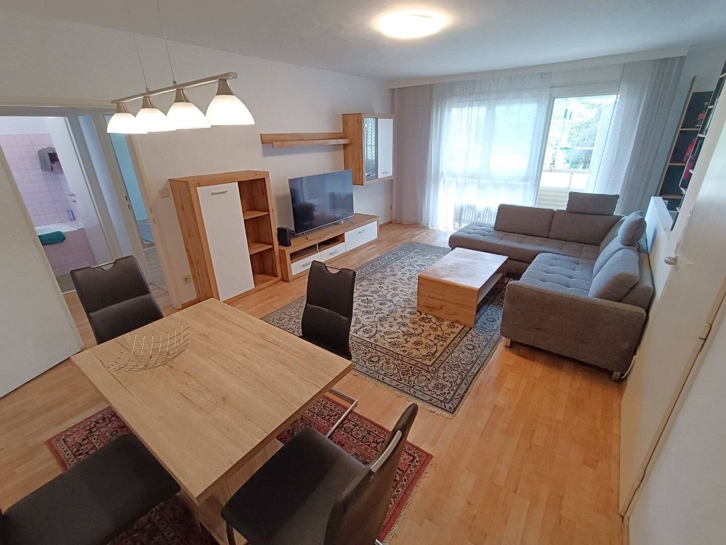 Wohnung mit Loggia und Grünblick in ruhiger Lage