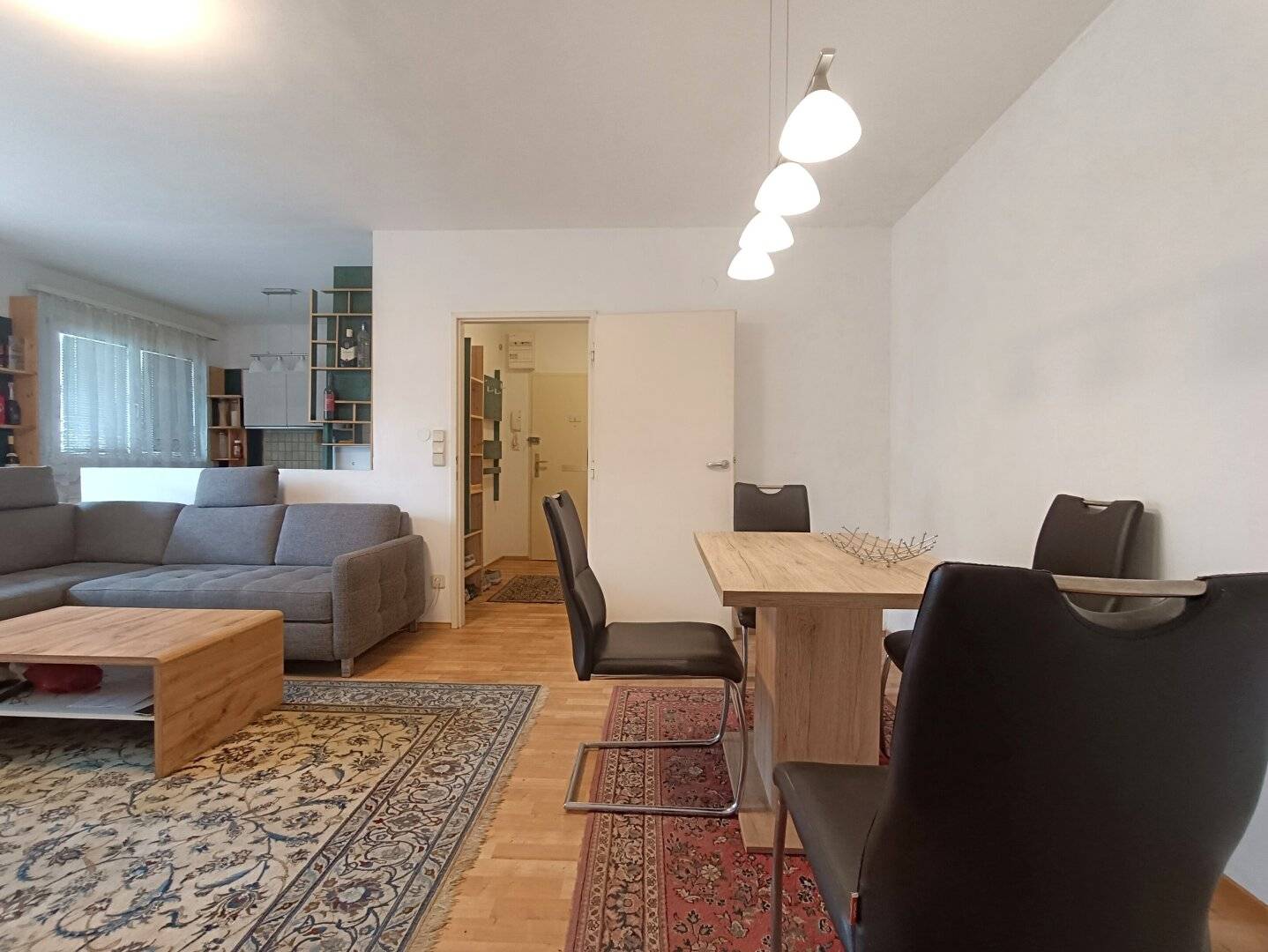 Wohnung mit Loggia und Grünblick in ruhiger Lage