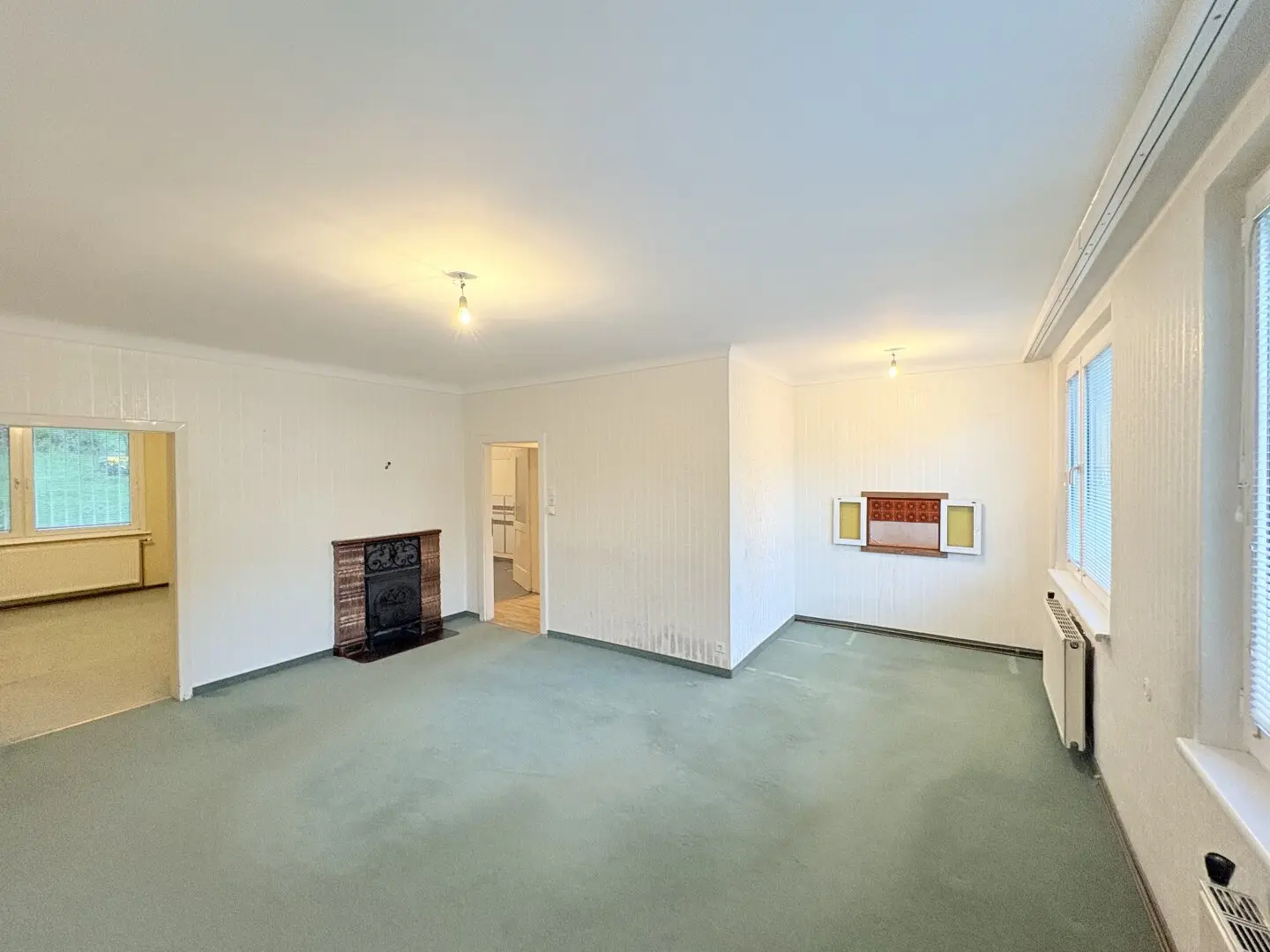 Renovation needed 4 room apartment in a perfect combination of city and country