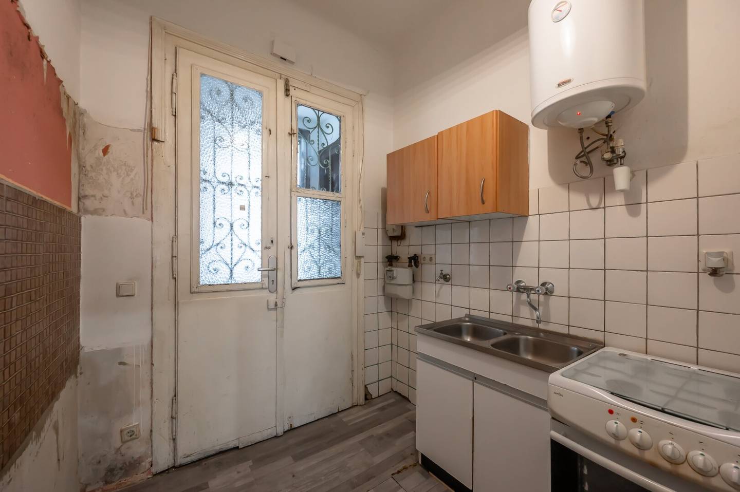 ++NEU++ Kompaktes Altbau-Apartment mit viel Potenzial – perfekt für kreative Lösungen