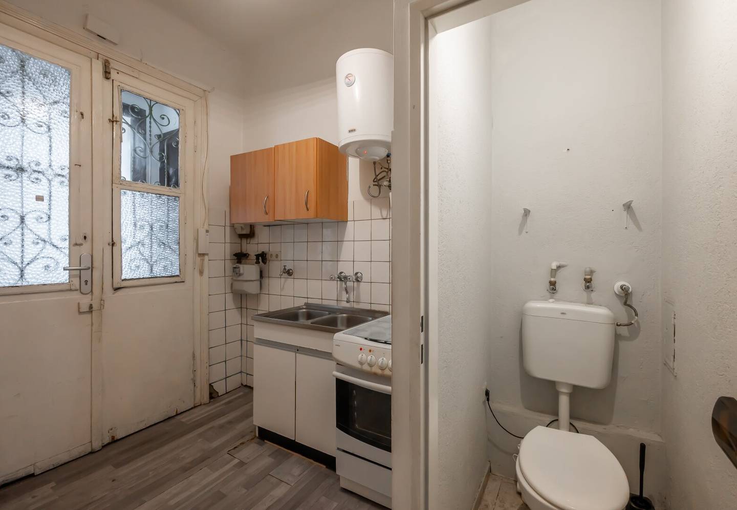 ++NEU++ Kompaktes Altbau-Apartment mit viel Potenzial – perfekt für kreative Lösungen