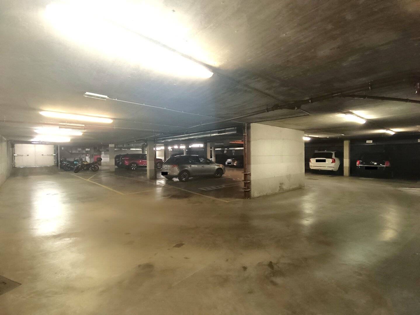 Car parking space in the 17th district for rent; Entrance via Ottakringer Straße