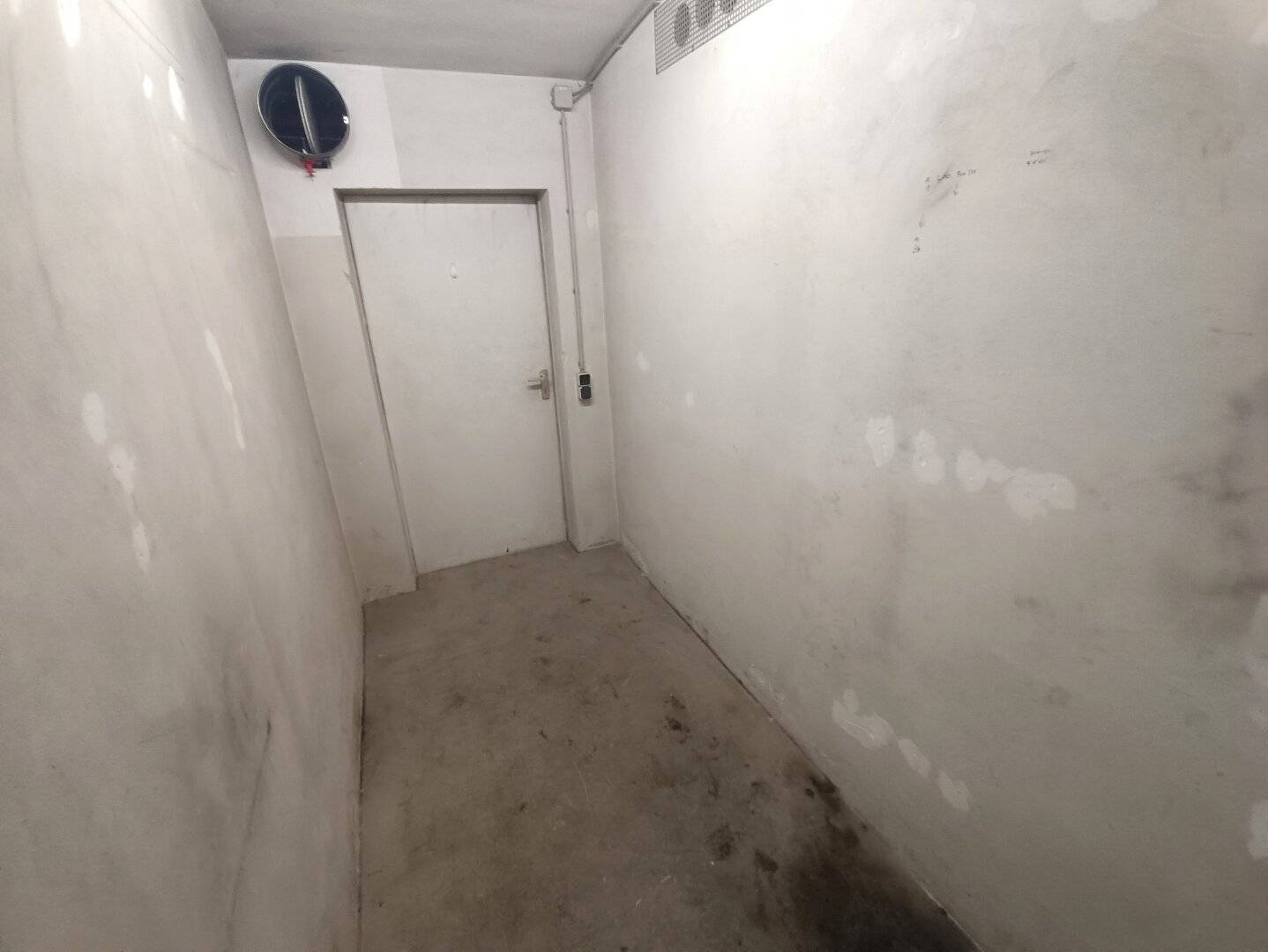 Lagerfläche Wien 9. Alsergrund: 2 Kellerabteile je ca 5 m², U-Bahn nah