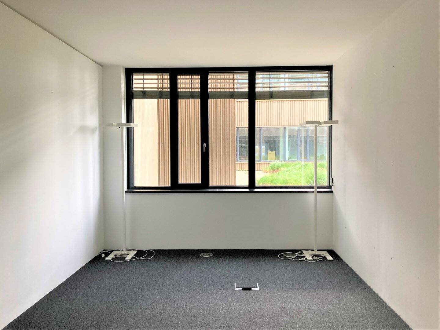 Neue Bürofläche 364 m² mit Terrasse und Tiefgarage in 1220 Wien