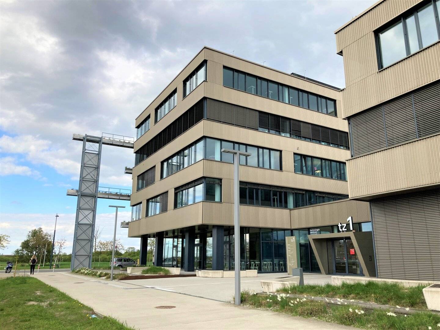 Neue Bürofläche 364 m² mit Terrasse und Tiefgarage in 1220 Wien
