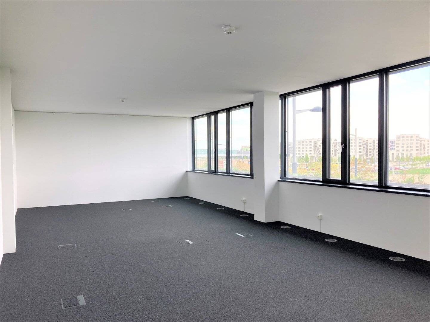 Neue Bürofläche 364 m² mit Terrasse und Tiefgarage in 1220 Wien