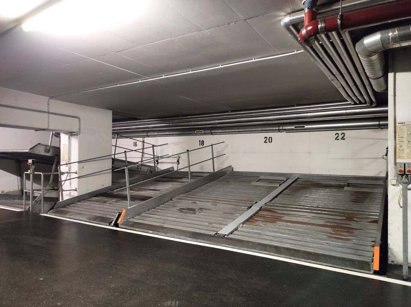 Duplex parking space in Wiedner Hauptstraße