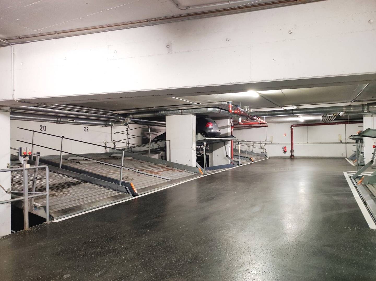 Duplex parking space in Wiedner Hauptstraße