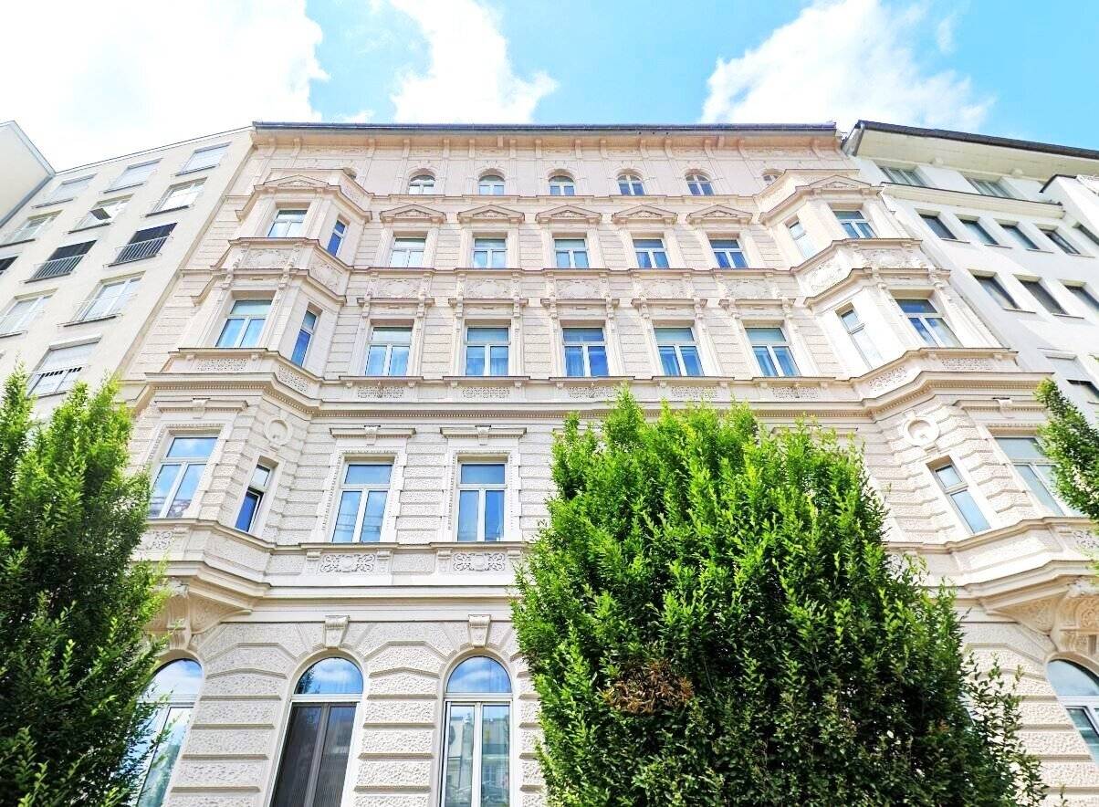 Altbauwohnung mit Erker Balkon nahe U4 Pilgramgasse