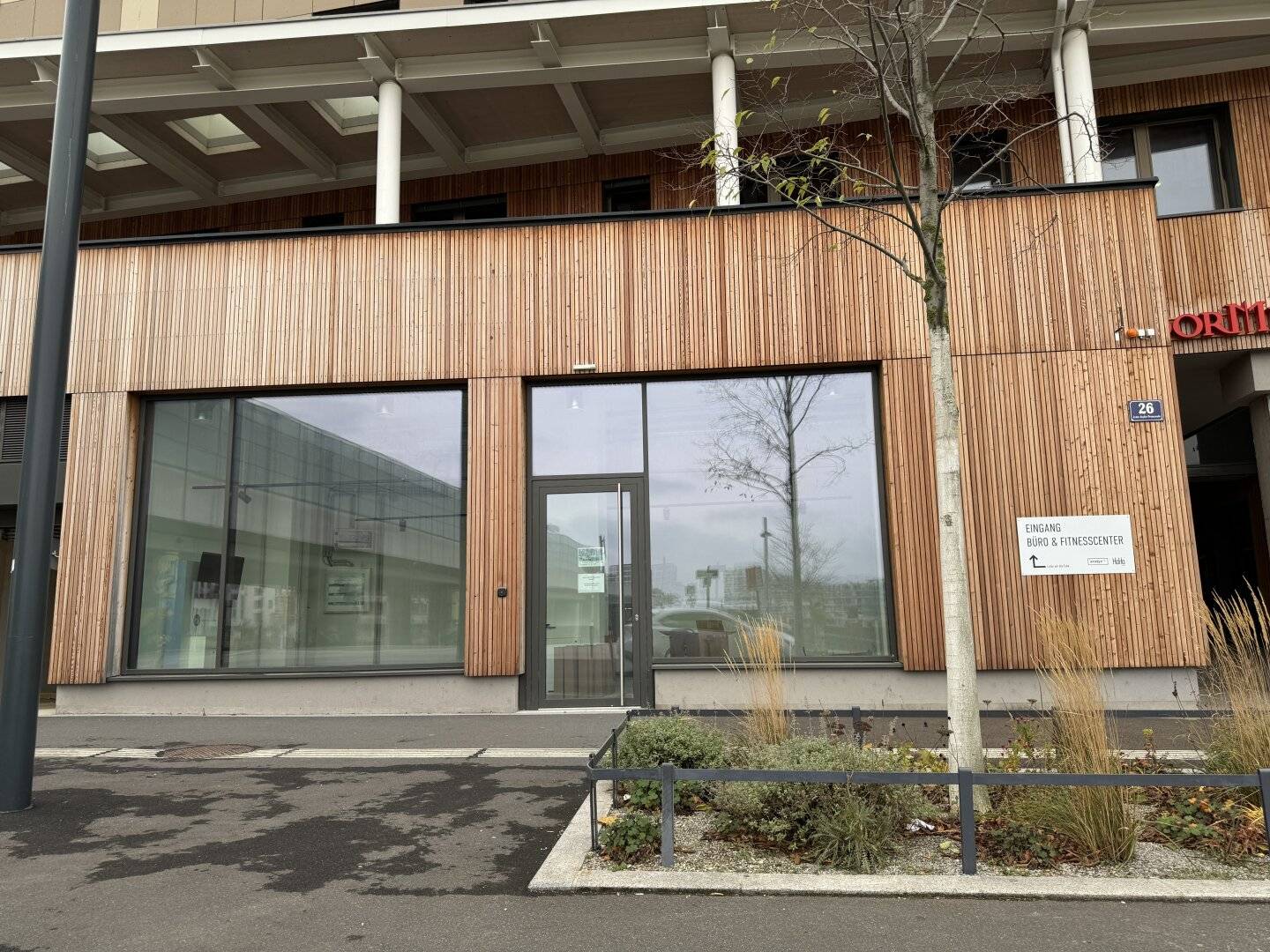 Commercial Space with Lake View in Seestadt