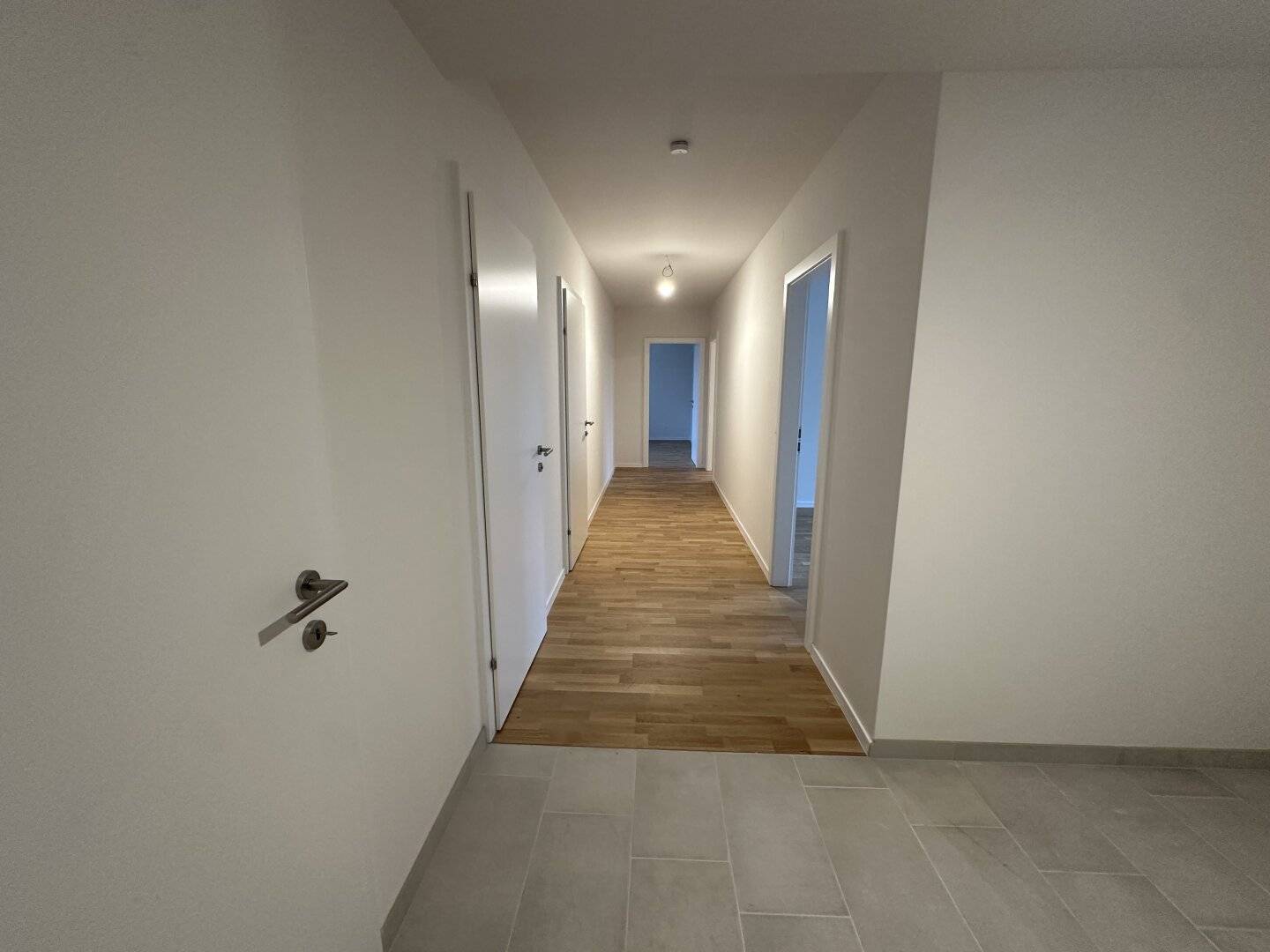 Helle Wohnung mit Glasfaser und Fußbodenheizung