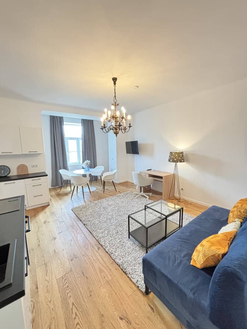Apartment near Danube University with two balconies