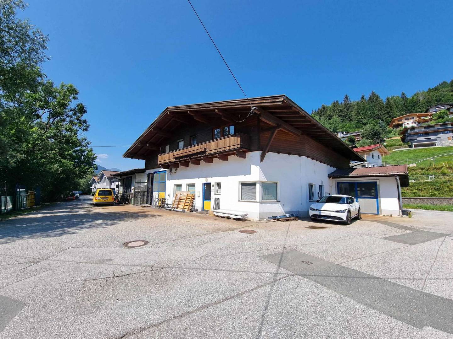 Gewerbeliegenschaft mit Hallen in Westendorf – 762 m² Nutzfläche, Kauf