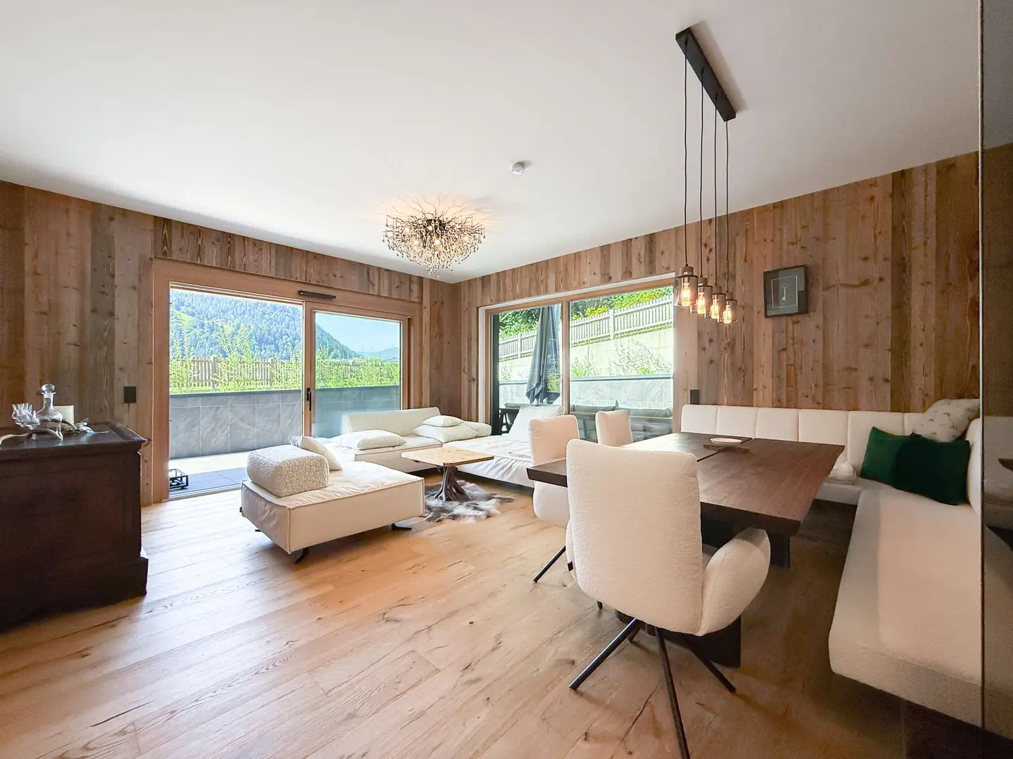 Apartment with large terrace in southwest location in Söll