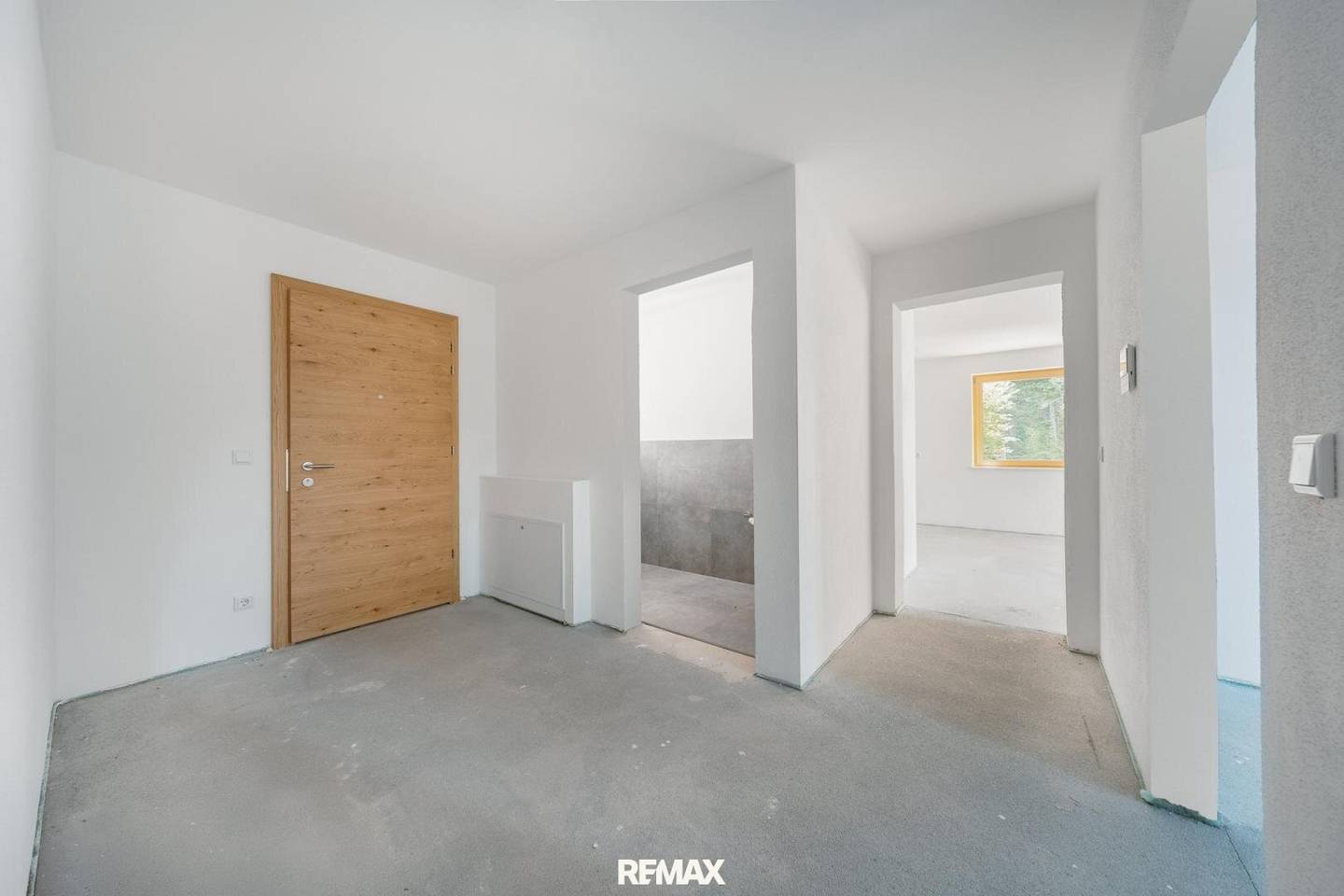 Apartment brand new first occupancy large terrace