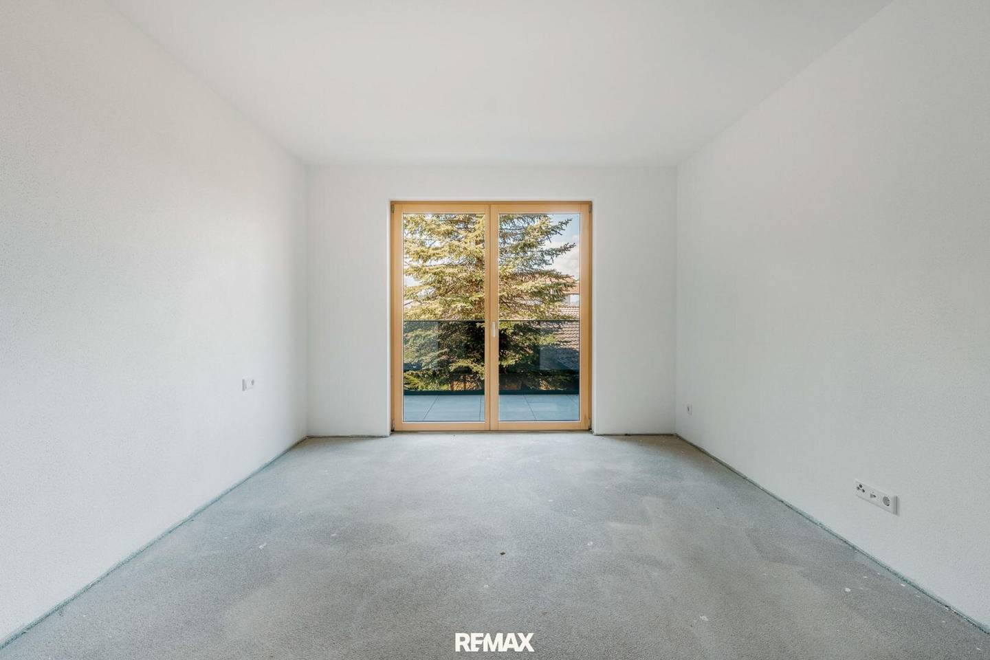 Apartment brand new first occupancy large terrace