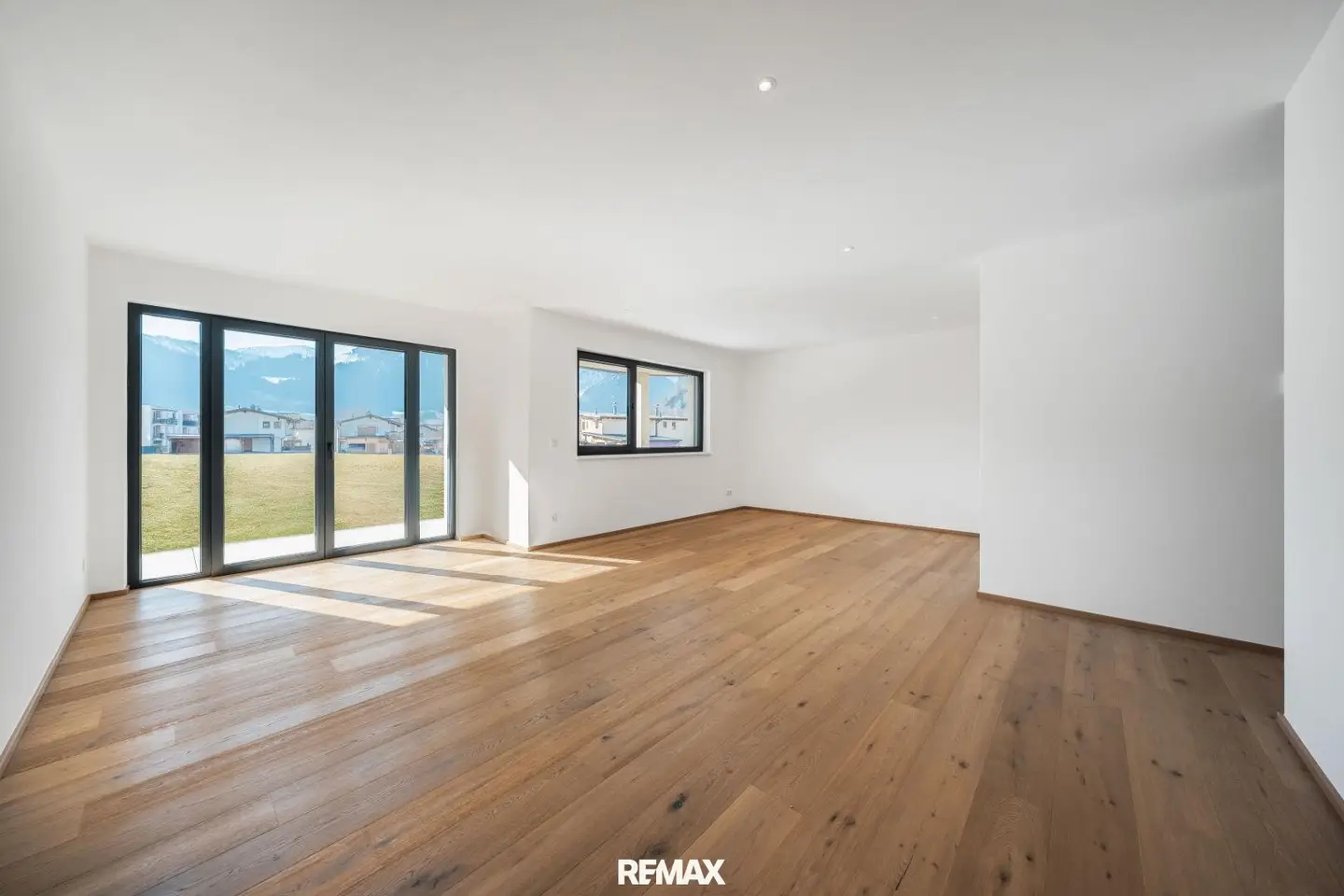Wohnung near the lake with terrace and garden area