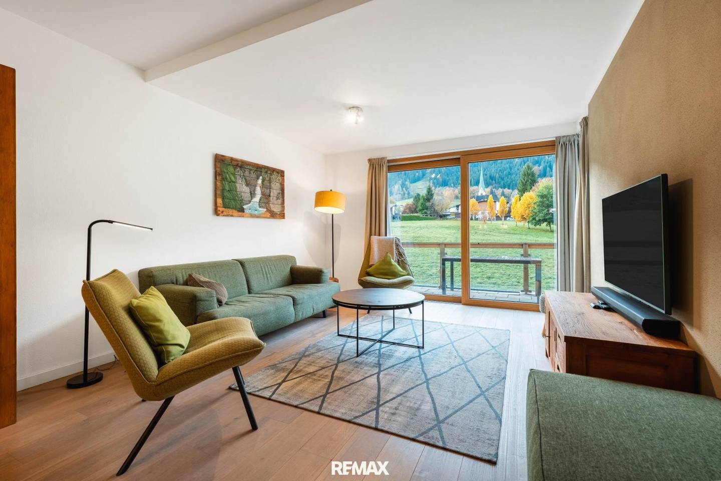 Apartment with mountain panorama and wellness