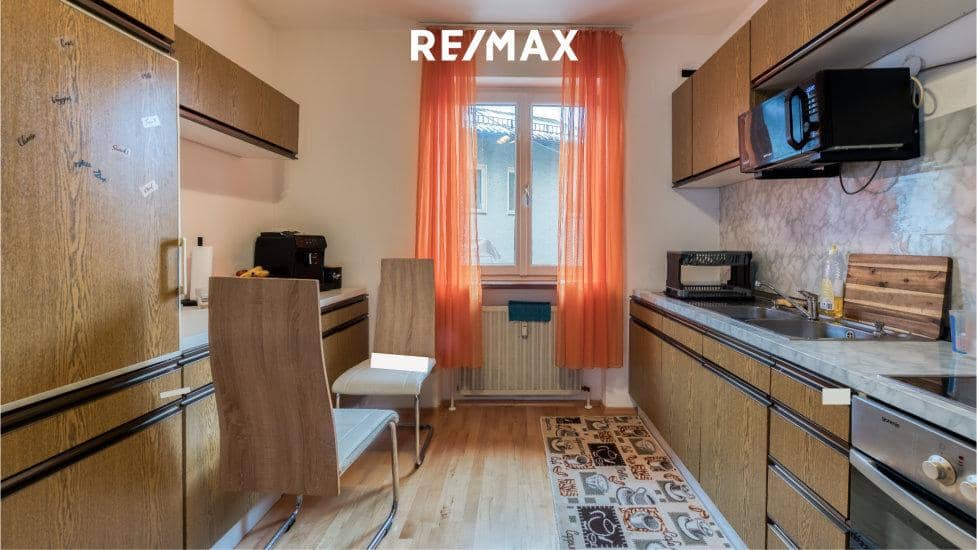 Mehrfamilienhaus in Ampflwang – zentrale Lage, 3 WE + Geschäftslokal