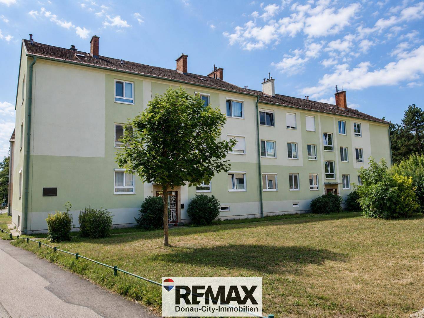 Wohnung Hochparterre mit Balkonzugang hell