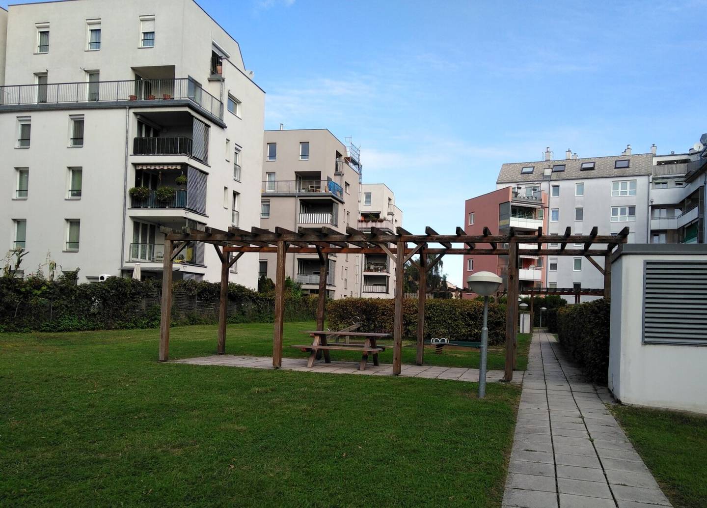 Am Hofgartel 9 | Garage parking spaces