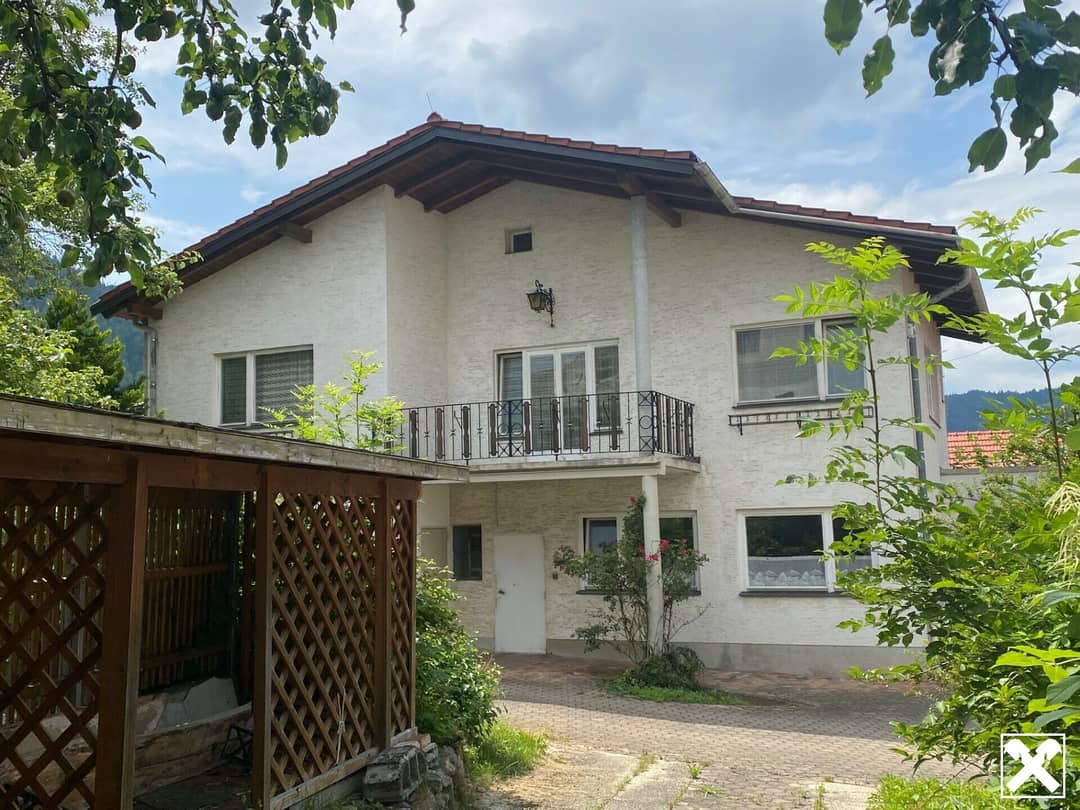 Front neues Haus