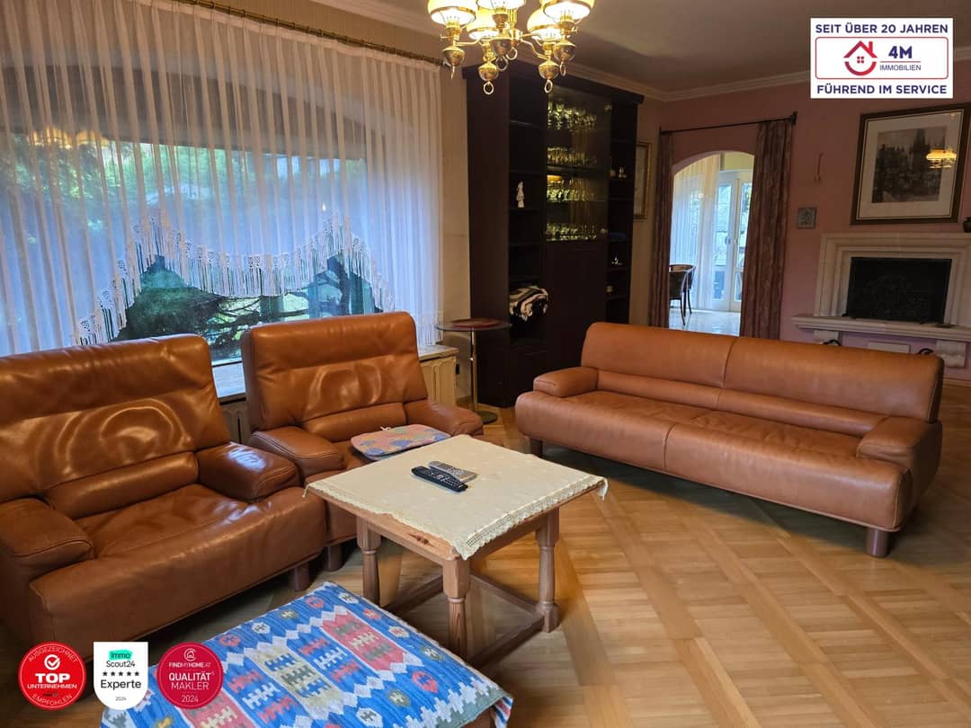 Einfamilienhaus mit 300 m² Wohnfläche, Pool & Sauna in Kierling