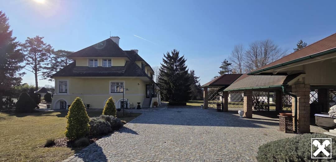 Jahrhundertwende Villa in Traismauer mit Pool, 300 m² Wohnfläche