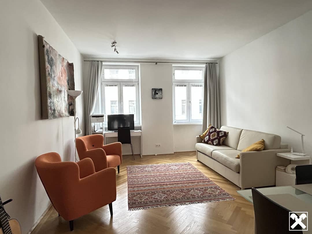Helle Wohnung mit eigenem Balkon und Aufzug