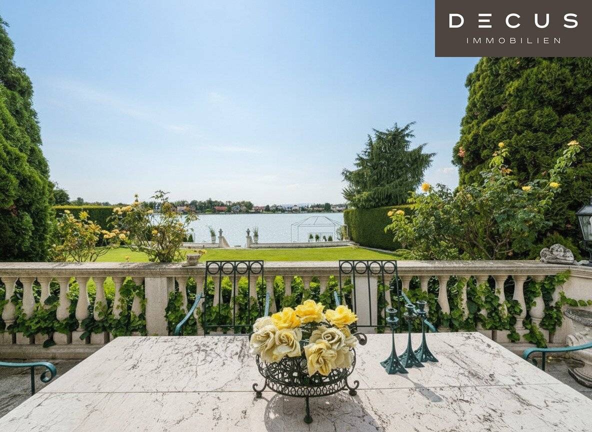 Spacious Lake Villa on Double Plot | Münchendorf | Babenberger See 1