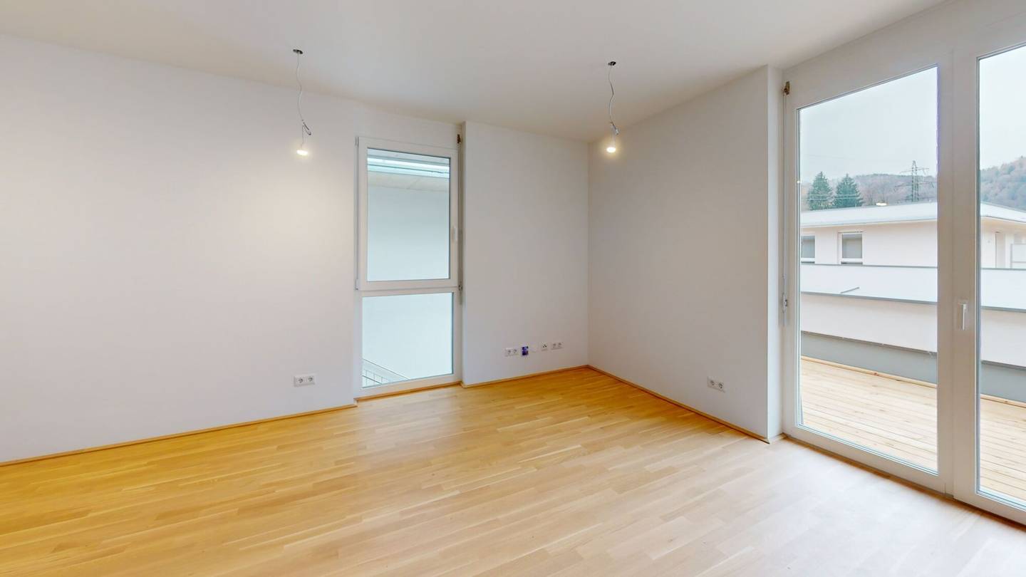Vermietete Anlegerwohnung – 2-Zimmer-Dachgeschoss mit Balkon & Tiefgarage | STADT.LAND.THAL