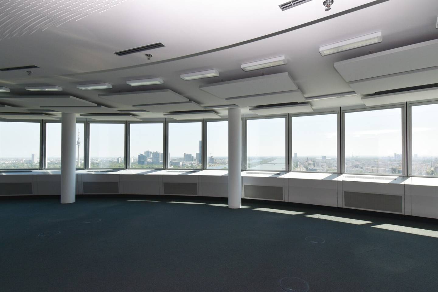 High-quality office space with panoramic view, centrally located in Vienna for rent