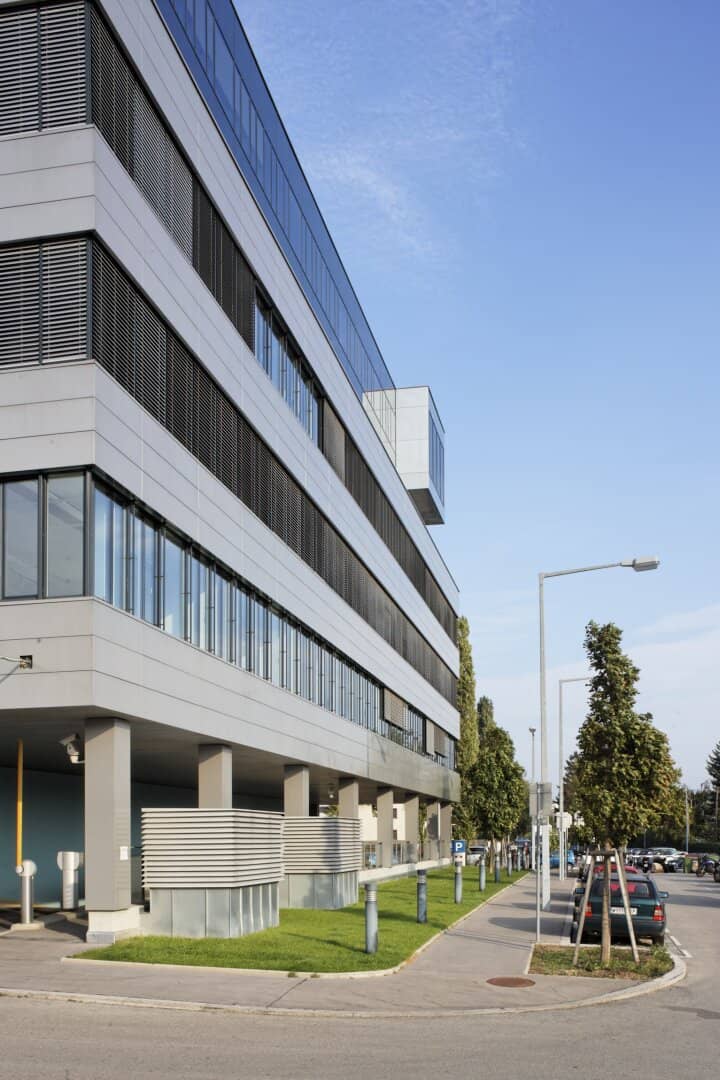 Office in Prime Location near Meidling Station